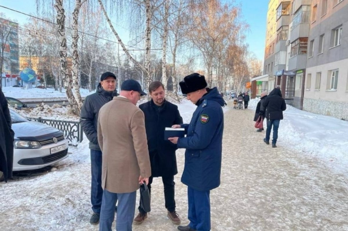    Уголовное дело возбуждено по факту падения льда на девочку в Стерлитамаке