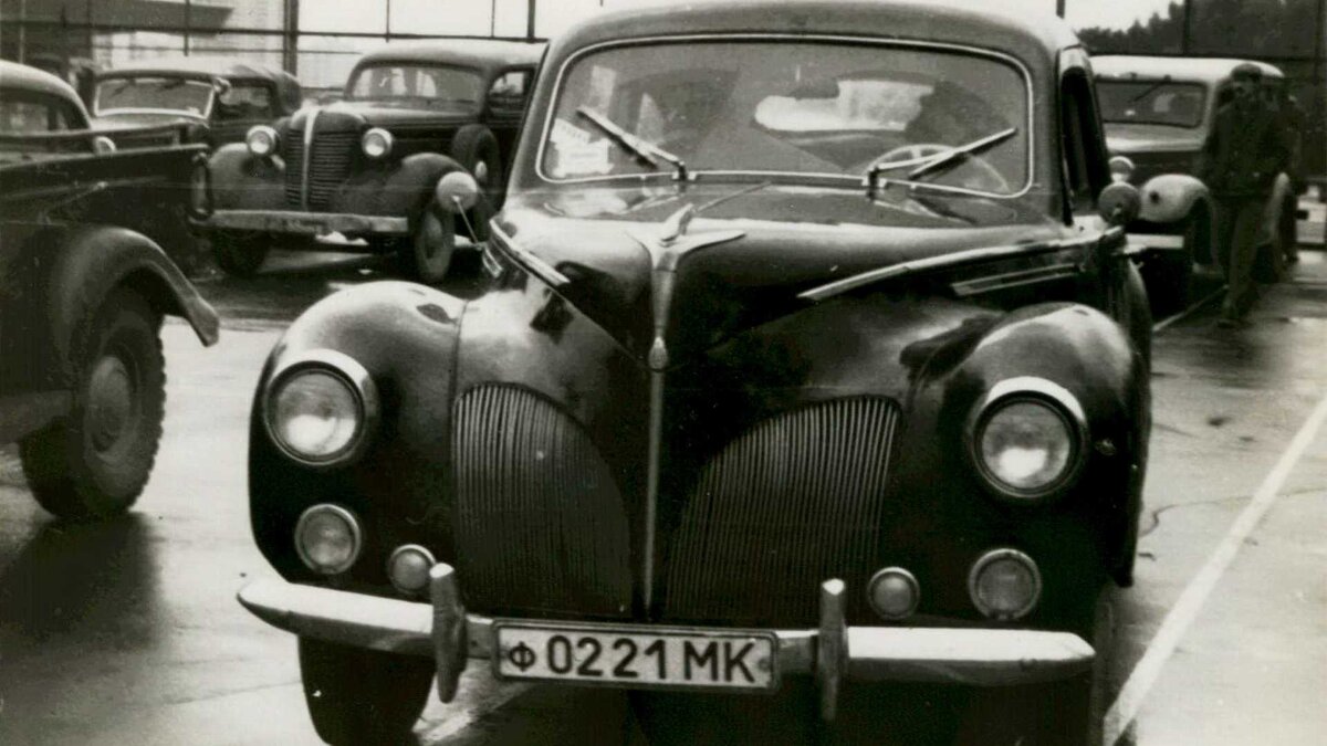 Тем кто выезжал за границу выдавали номера близкие к современным стандартам  