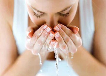 https://www.shutterstock.com/ru/image-photo/portrait-beautiful-young-woman-washing-her-1170991717?id=1170991717&irgwc=1&utm_medium=Affiliate&utm_campaign=Elevated+Logic%2C+LLC&utm_source=426523&utm_term=STOCKSNAP_SEARCH-AUTHENTIC_API