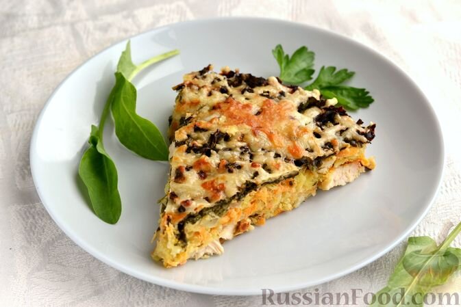 картофель, куриное филе, щавель, сыр твёрдый, морковь, лук репчатый, чеснок, яйца, сметана, зелень петрушки, соль, перец чёрный молотый, масло растительное