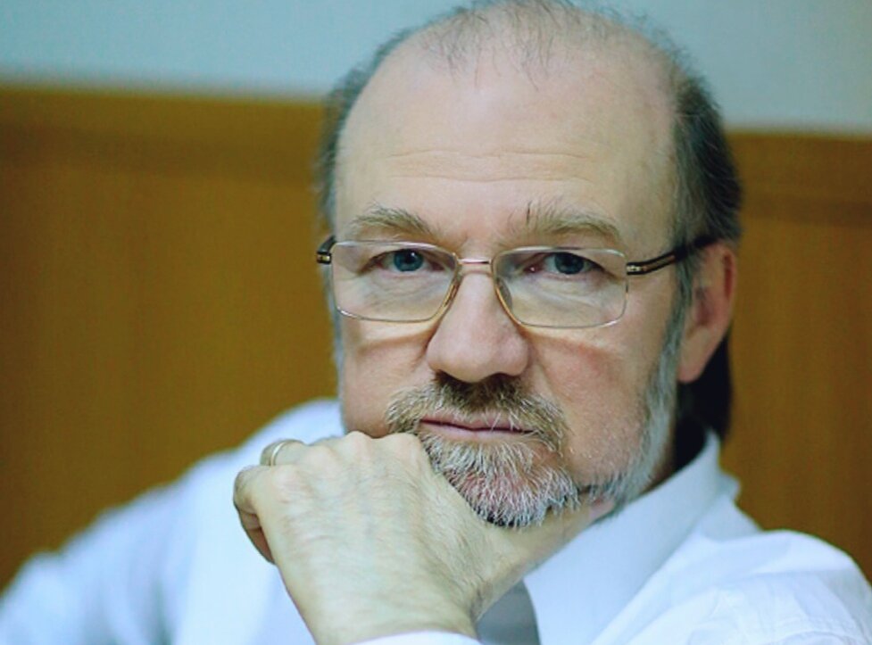Александр Щипков  -  политический философ, общественный деятель, доктор политических наук, кандидат философских наук  профессор кафедры философии религии и религиоведения философского факультета МГУ им. М.В. Ломоносова.