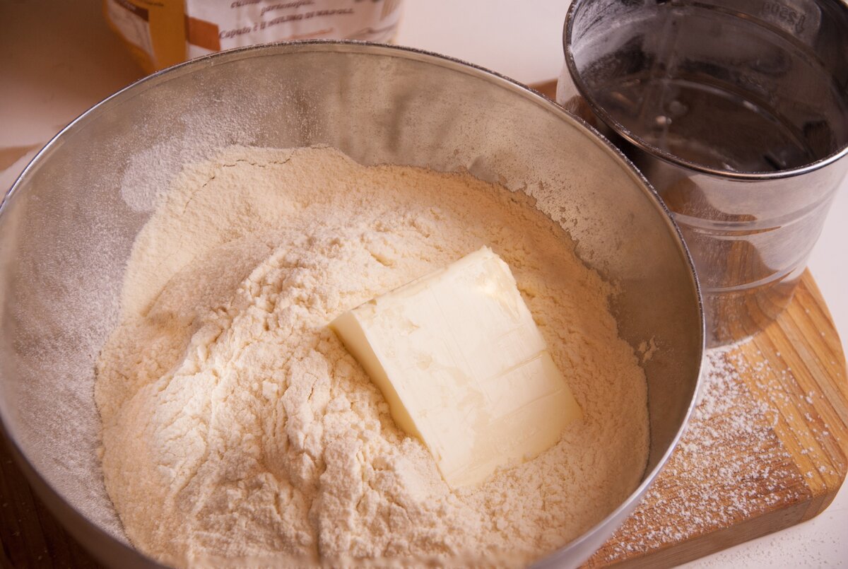 Мука, масло, вода.