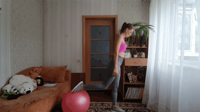 15 повторений на каждую ногу.