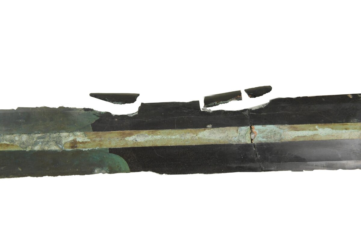 Клинок переломлен