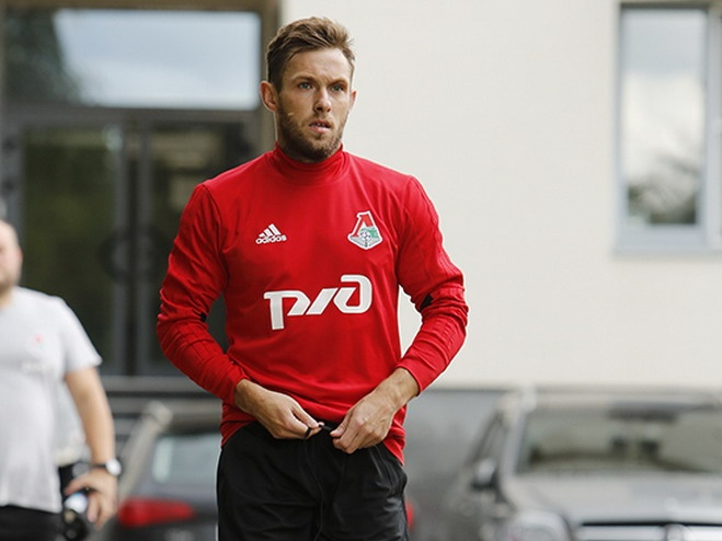 Левый защитник Локомотива