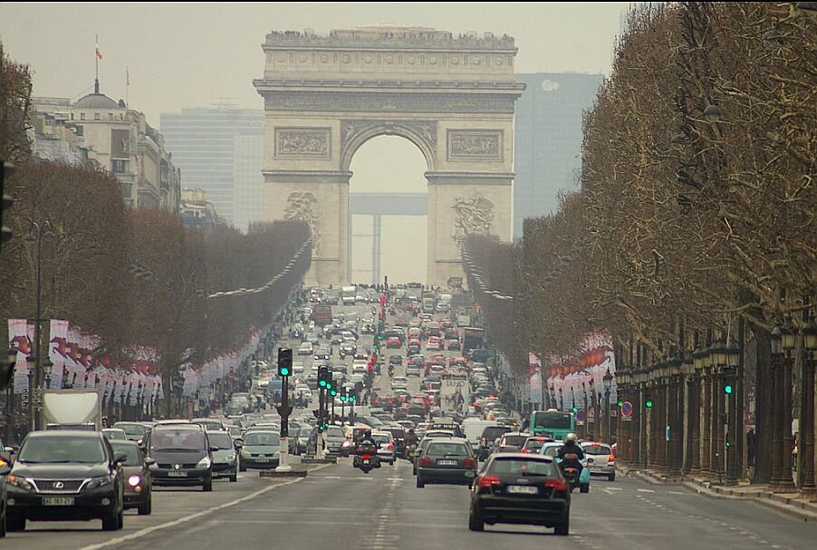 Елисейские поля. Фото: "Википедия"