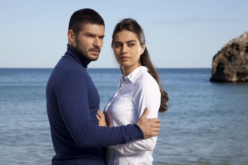 Asla vazgecemem актеры. Asla vazgecemem актриса. Турецкий фильм не за что не откажусь. Нур и йигит. Кристина майер не откажусь девочка коллаж.