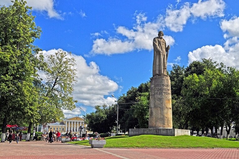 Памятник Сусанину