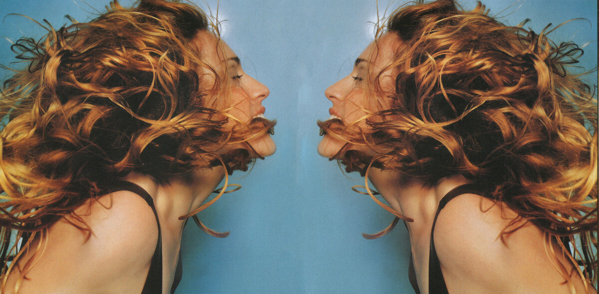 «Ray of Light» 1998. Фото источник: https://www.discogs.com