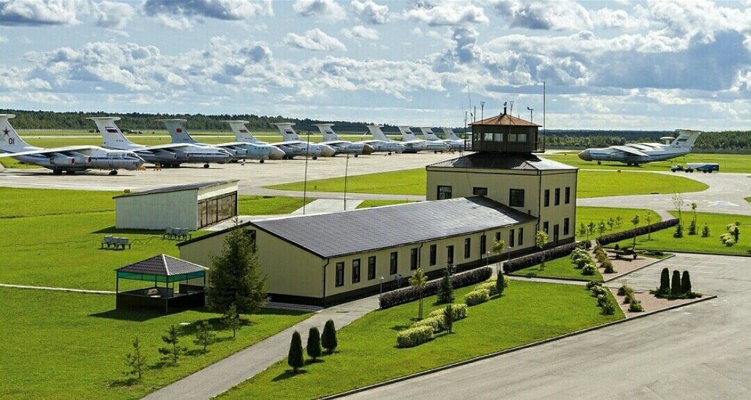 123 ремонтный завод старая русса. Аэродром старая русса. 123 ремонтный завод старая русса. Старая русса красные казармы. Старорусприбор старая русса.