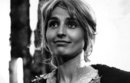 Эугения Байорите в фильме «Чувства»