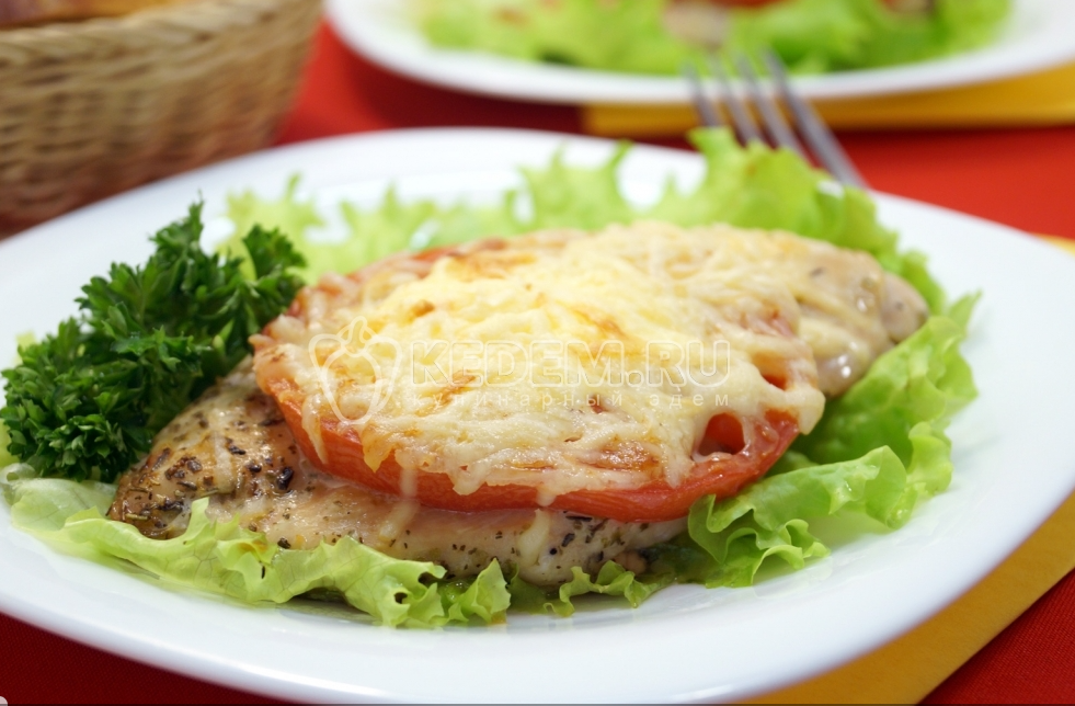 Отбивные из филе с сыром. Отбивные из курицы на сковороде.