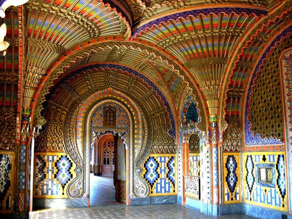 Дворец Castello di Sammezzano, знаменитый зал павлинов, la sala dei Pavoni. 