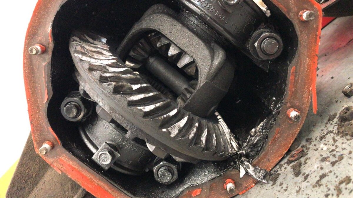 Сняли крышку, а там "металлическая каша"