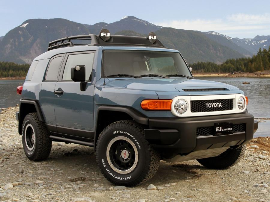Toyota FJ Cruiser.