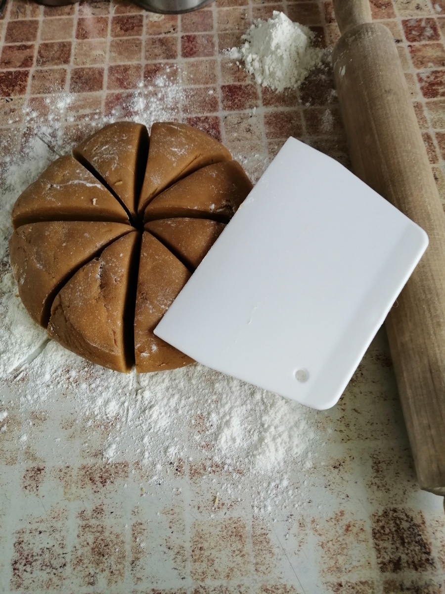 8.частей и из обрезков получается посыпка