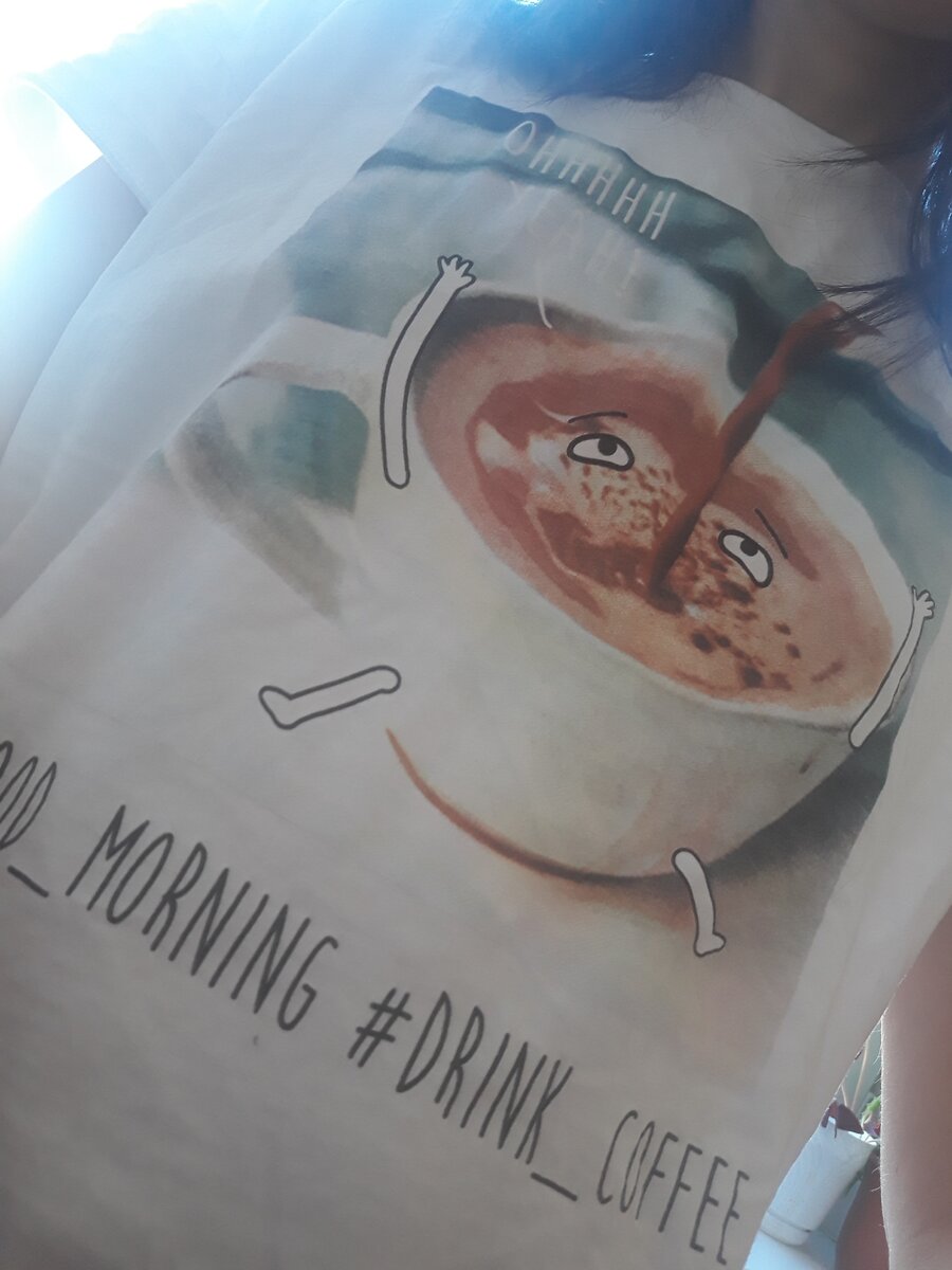 Моя новая пижама характеризует мое состояние: лейте кофе прям сюда🤣