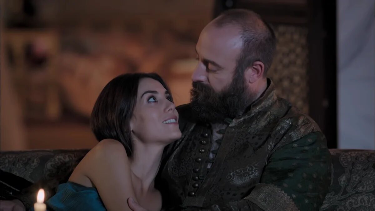 Хальвет Султана Сулеймана и Фирузе. Кадры из сериала Великолепный век