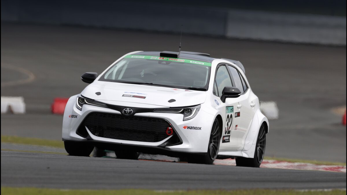 Испытания необычного гоночного хэтча начались на автодроме Fuji International Speedway.