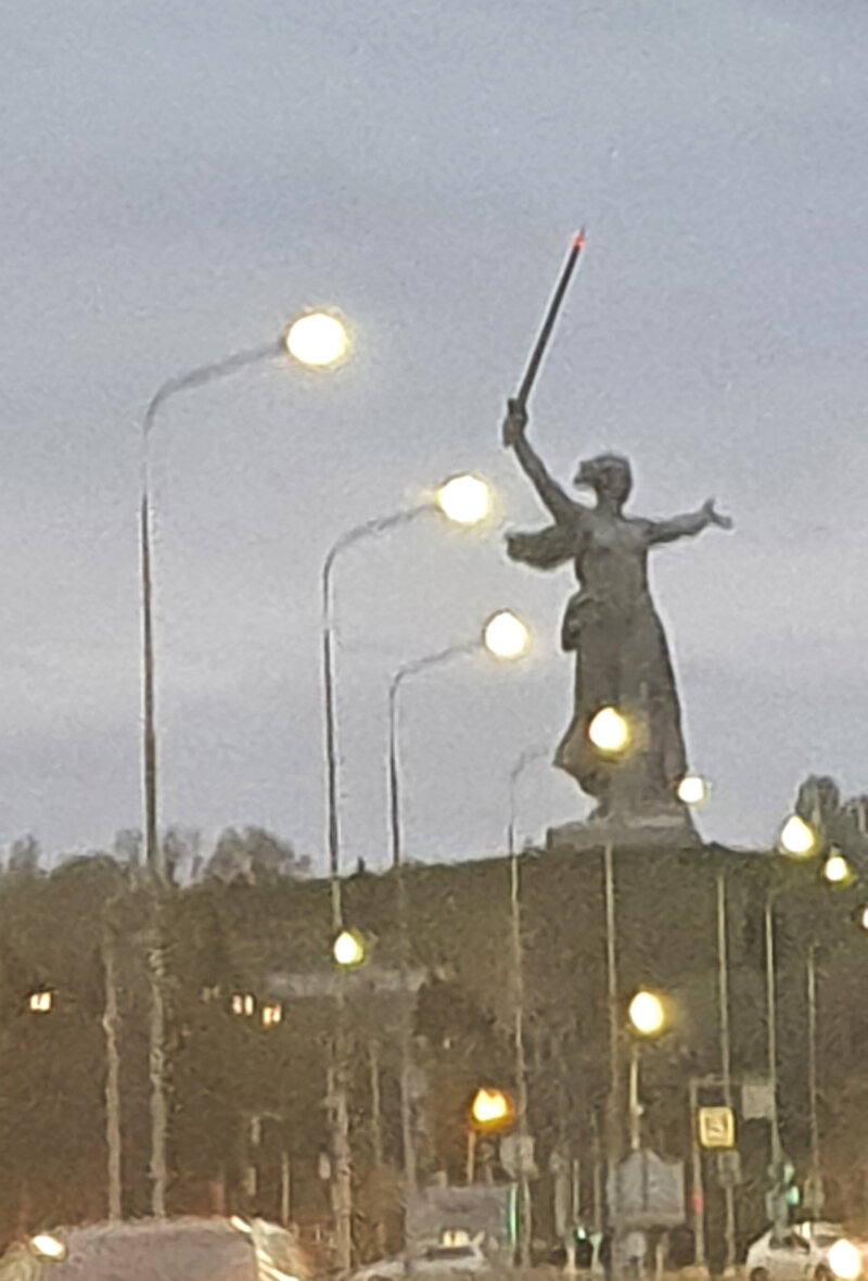 "Родина-мать зовёт". Говорят, что и ночью можно посещать, она подсвечивается. Фото автора