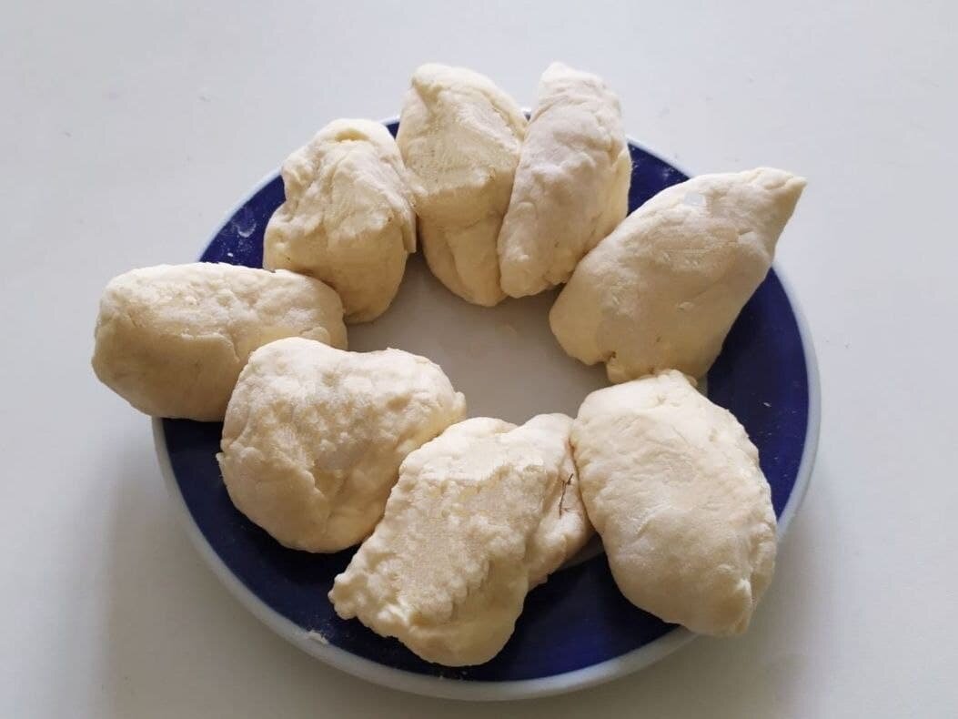 Тесто для пирожков не должно быть слишком крутым 