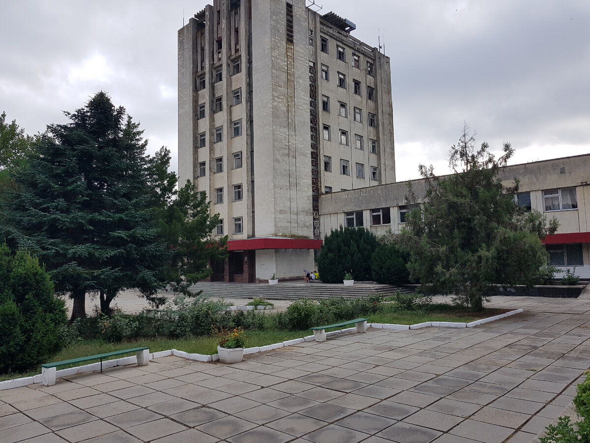 Это самый центр, здесь и Администрация и Дом культуры.