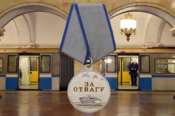 "В любое время есть место подвигу". Коллаж "Путешественника во Времени"