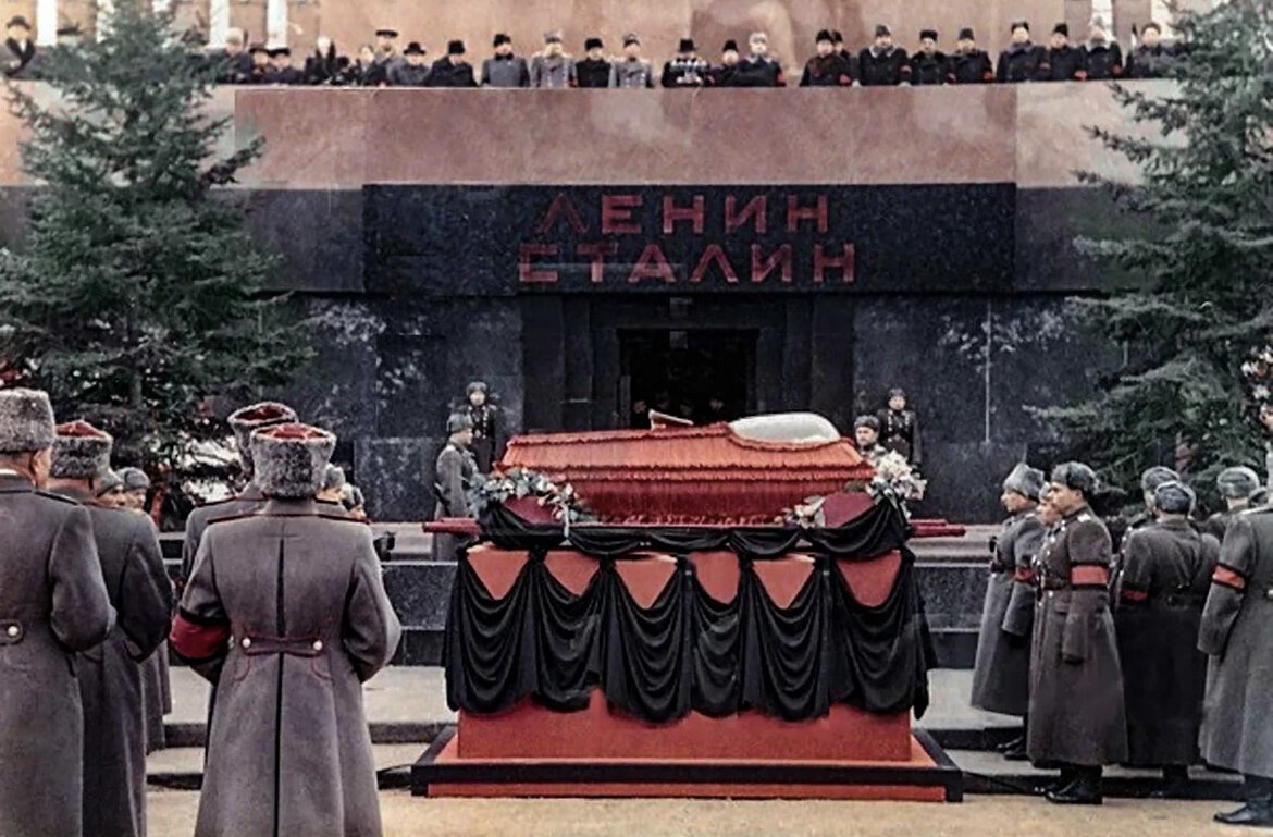 Ленин и Сталин. Таким был Мавзолей