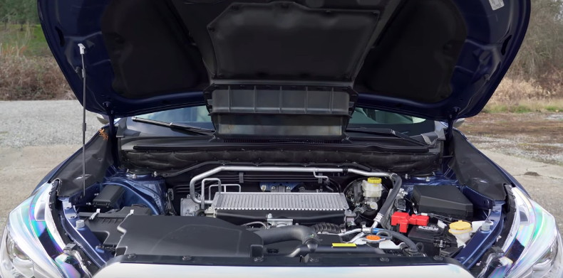 Подкапотное пространство, вид спереди.