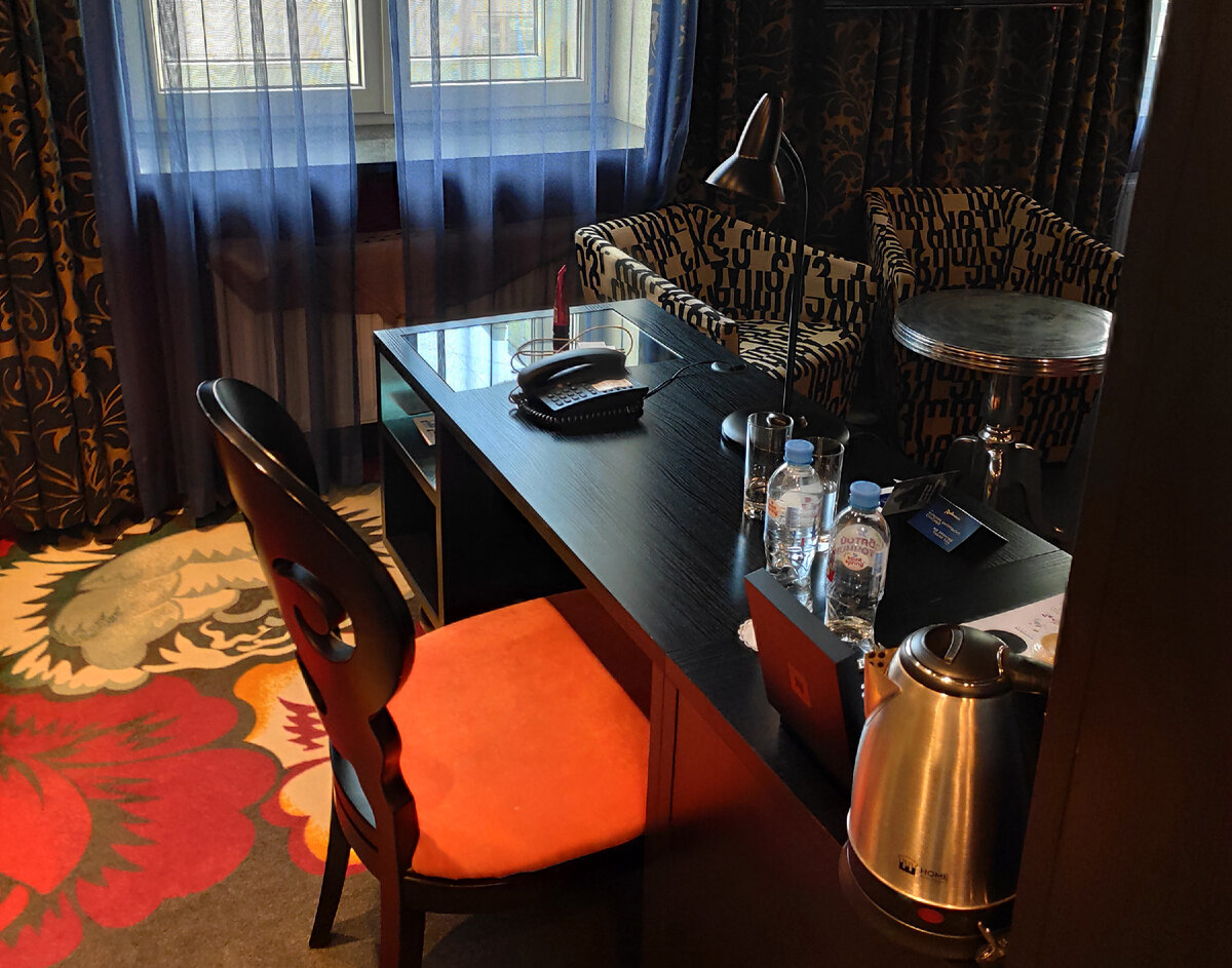 Номер пронизан духом Достоевского.