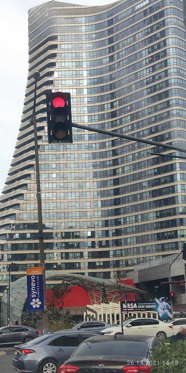 Стамбул на удивление законопослушен. Фото корреспондента автора