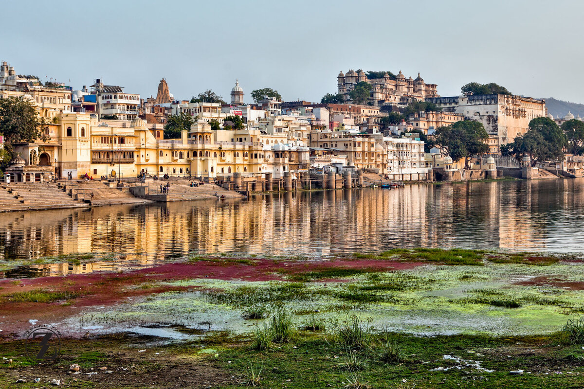 Город на воде в италии. Какой город стоит на воде. Венеция затонет. Бари венеция. Какой город стоит на воде.
