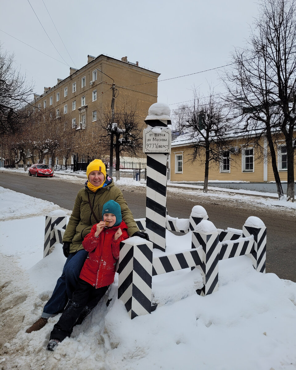 Да, Киров менял их, как перчатки. Причём старые его имена — Хлынов и Вятка — не ушли в прошлое и по-прежнему активно используются.