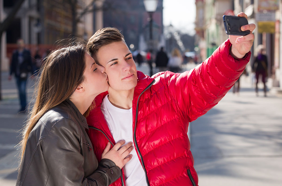 Подросток  и первая любовь