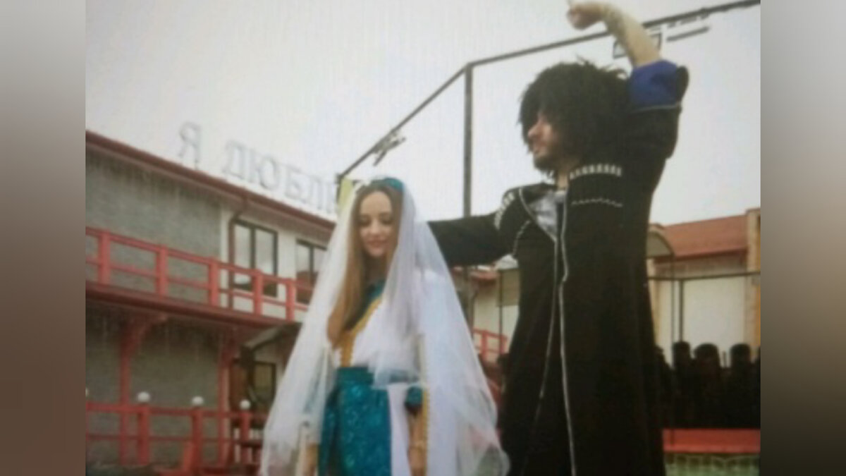 Тигран Салибеков с новенькой. Источник: соцсеть       (2 фото)