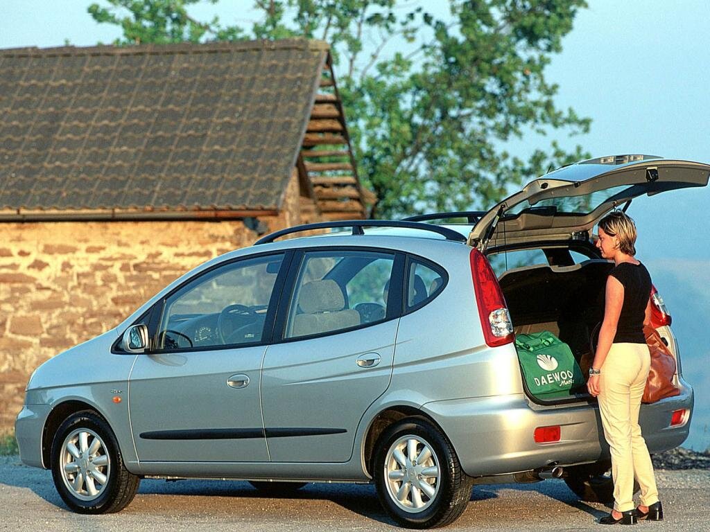 Один в один как мой, только у меня такой тети не было ;-)