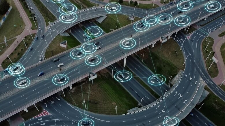 В будущем появится дорожный интернет авто. Фото: Slashgear