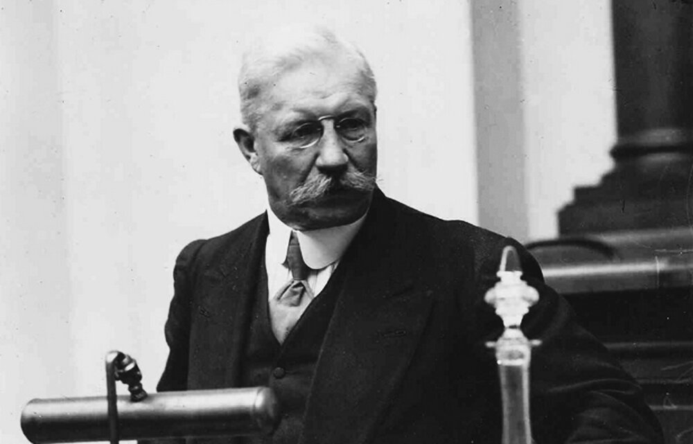 – Сохранение государственного единства России – это тот предел, которым диктуется крайнее решение нашей партии.