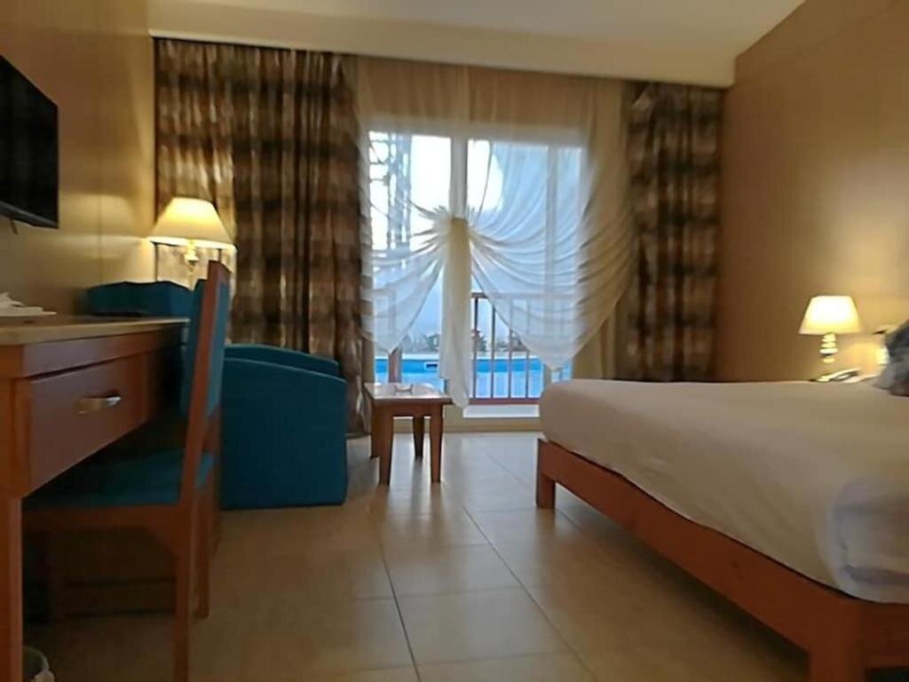 Отель хавай. Hawaii Caesar Palace Aqua Park 5*. Hawaii Caesar Dreams Aqua Park Resort 5 Хургада. Отель Hawaii Caesar Dreams Resort 5*. Hawaii Caesar Dreams Aquapark Resort 4*.