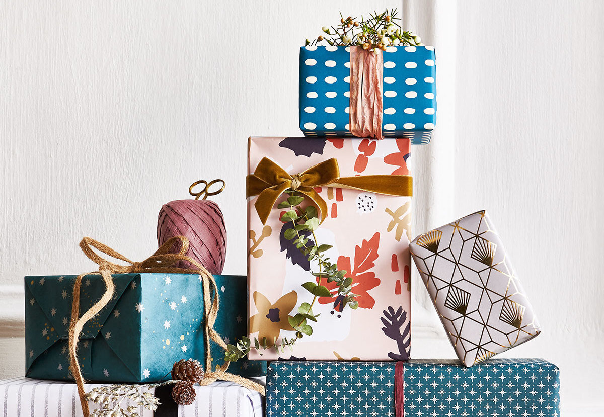     Как оригинально и красиво упаковать подарки к Новому году?