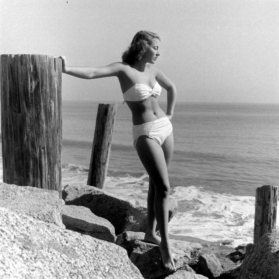 21 век принёс человечеству повальное увлечение диетами и фитнесом. Наверное, в некоторых случаях это неплохо и может быть даже полезно.-8