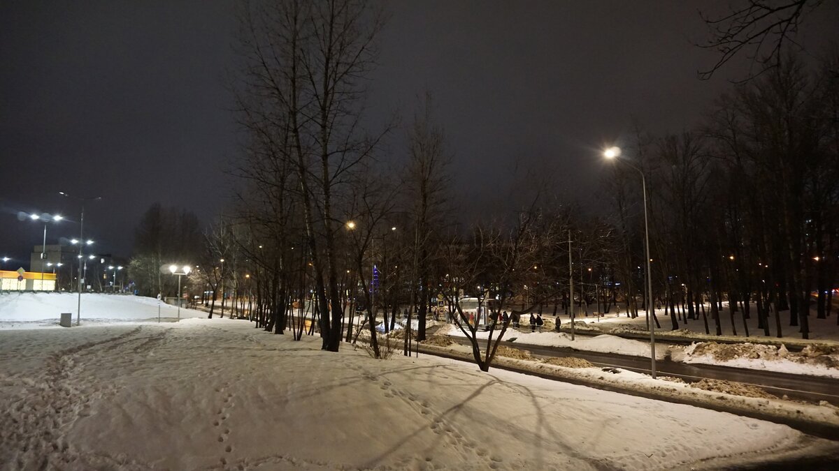 1. Проектируемый проезд № 6379. Видно остановку и трамвайный круг