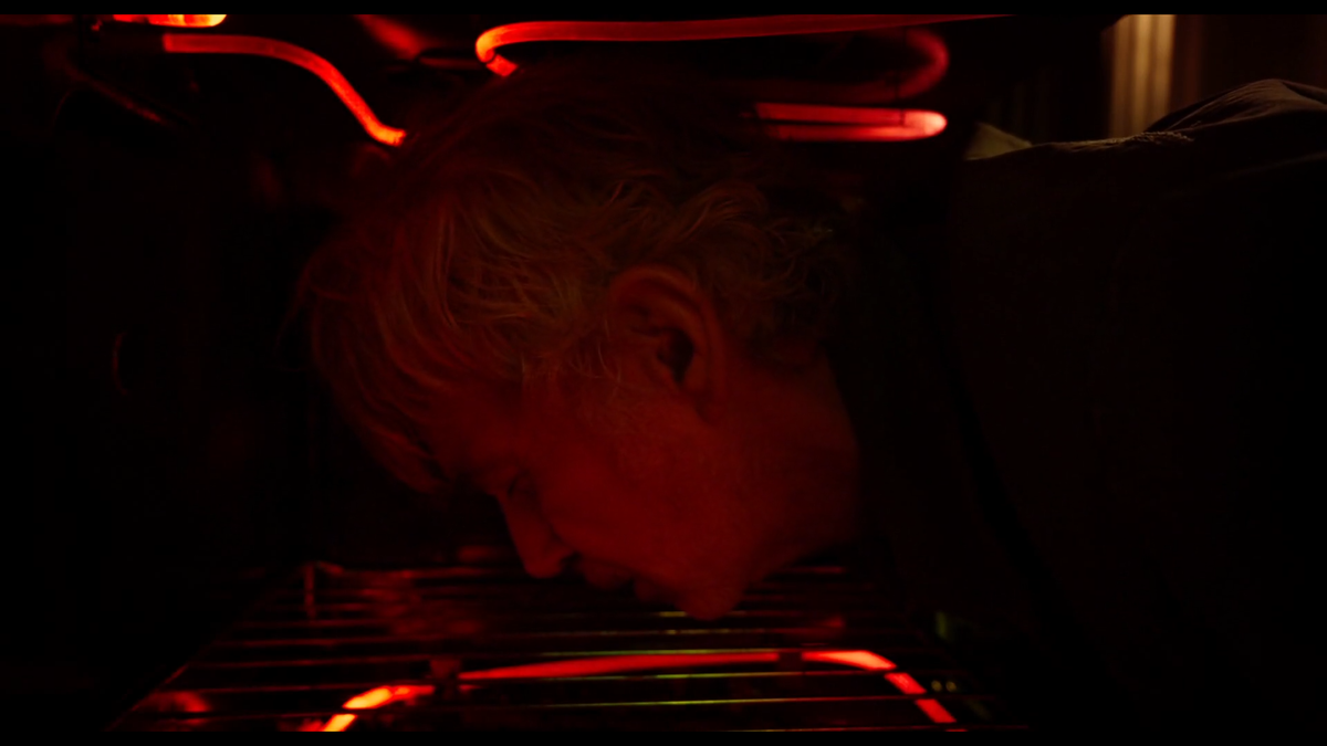 Билли Боб Торнтон, сыгравший Вилли, даже голову в духовку сунул, узнав о кассовых сборах "Плохого Санты 2"