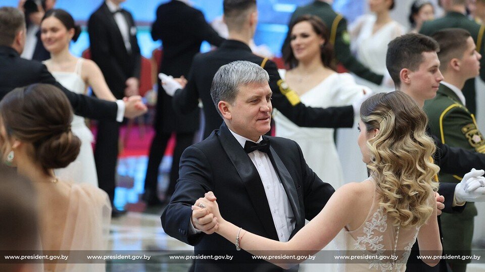     Игорь Луцкий на Новогоднем балу во Дворце Независимости. Фото: president.gov.by