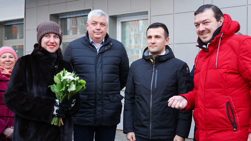   Дольщики ЖК «Новокосино-2» получили ключи © Пресс-служба Губернатора и Правительства Московской области