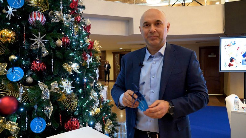    Глава Сургута и председатель гордумы исполнили новогодние желания маленьких сургутян