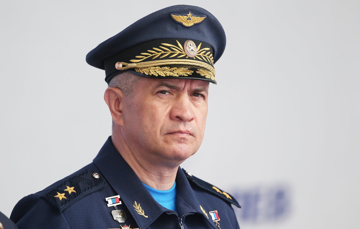    Командующий Дальней авиацией ВКС РФ Сергей Кобылаш  Егор Алеев/ТАСС