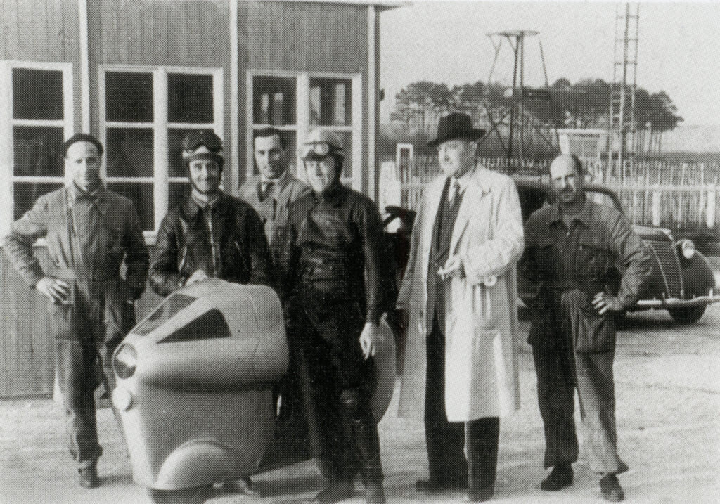 Команда Vespa в Монлери, апрель 1950 г.
