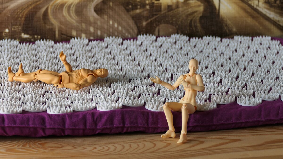 Аппликатор Кузнецова матрас массажный с иголками.