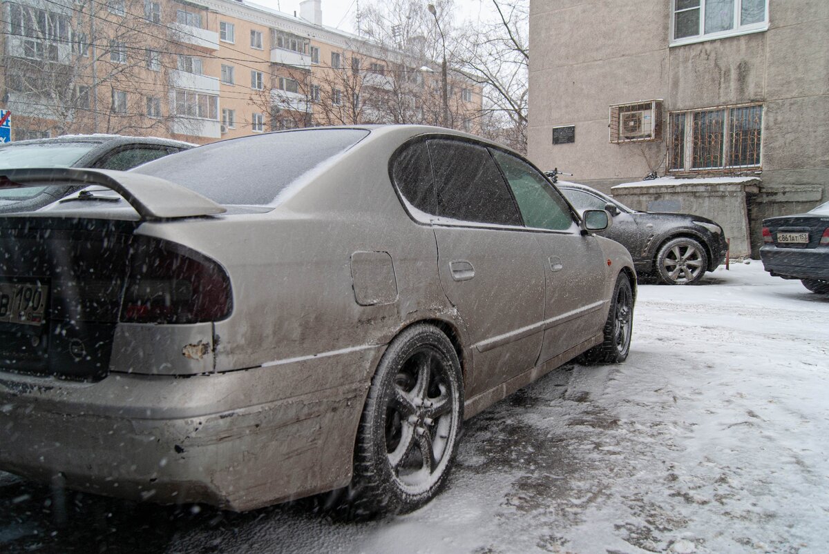 В первую очередь, это старые и конструктивно сложные авто